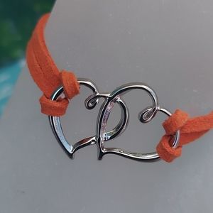 WHITE BASE HEART BRACELET